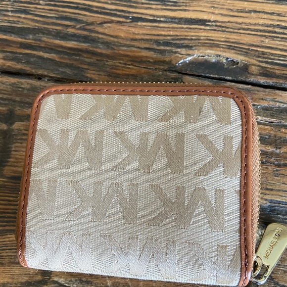 Michael Kors Wallet - Picture 3 of 3